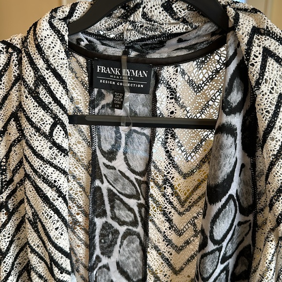 Cute throw over a t shirt. - Picture 2 of 4